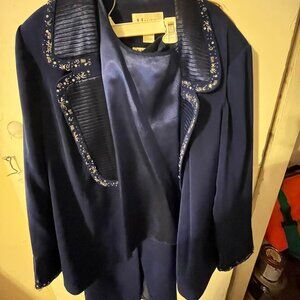 Brand name J.Lauren Size 22w royal blue